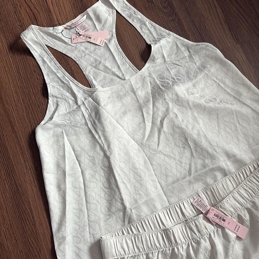 NEW Victoria Secret Sleep Set - Picture 3 of 6